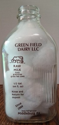 Green Field Dairy Middleburg PA Glass Half Gallon Raw Milk Bottle Cow
