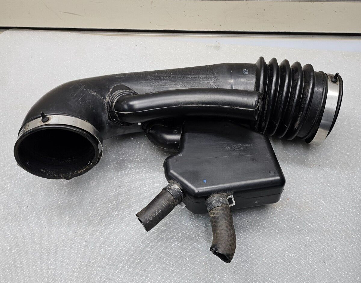 🔥2004-2008 Nissan Titan Armada Air Intake Cleaner Hose Tube Duct 5.6L Assembly