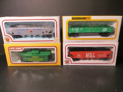 4 Piece HO Scale Bachman Life-Like Railroad Cars