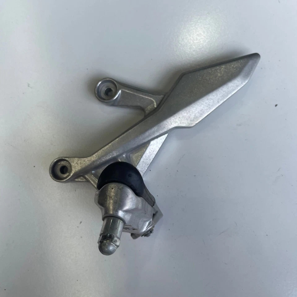 Honda CBR500R CBR500 CBR 2019 Right foot peg mount bracket - Image 2 of 4