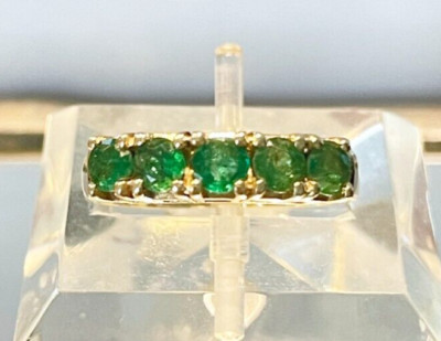 Runder Brillant Smaragd 14 Karat Gelbgold Ring Größe 6,25