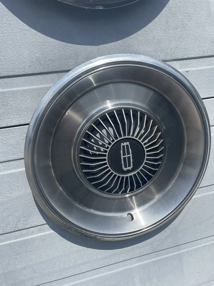 1979-1989 Mercury Grand Marquis б/у 4 оригинальных колпака колес 14 дюймов красивые 33 Finn's - Изображение 4 из 4