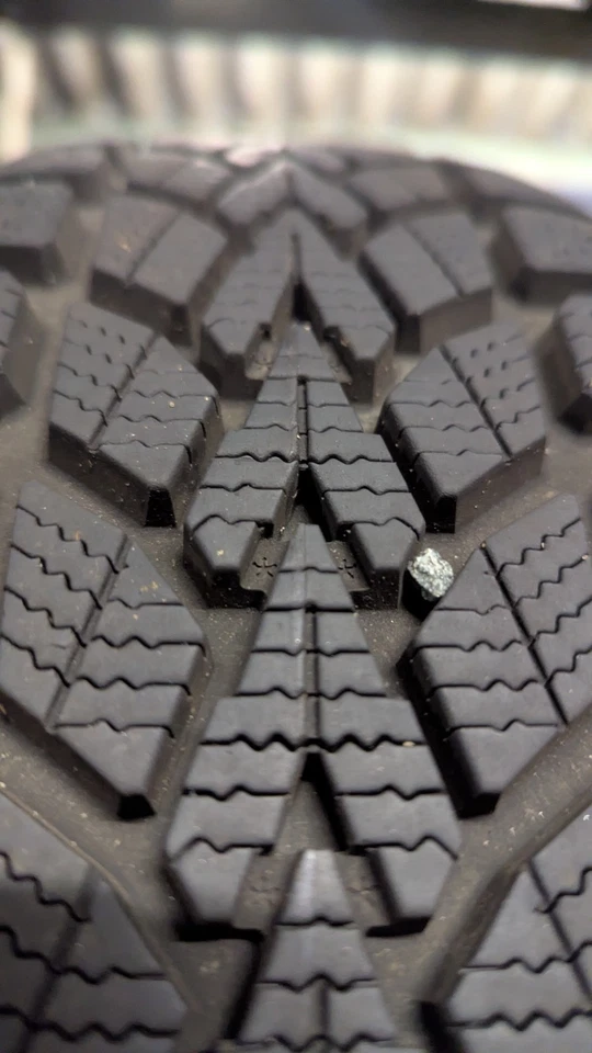 Original VW Polo Winterkompletträder 2Q0601027 185/65 R 15 88T Dunlop DOT23 - Bild 4 von 4