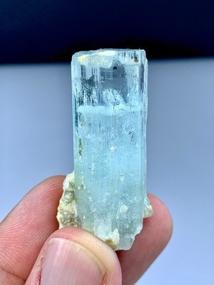 20 Gm Aquamarine Light Sky Blue Crystal Combine With Albite - Nagar Valley