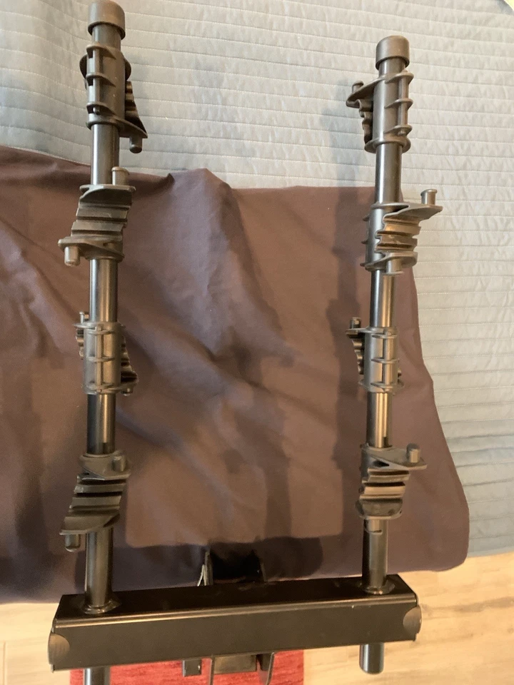 Portador de montaje enganche para 2 bicicletas Thule - Diseño plegable - Excelente forma - $199,95 Foto 4 de 4