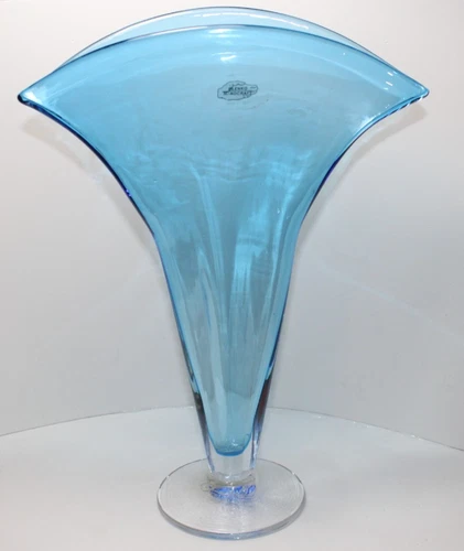 SIGNED by Richard BLENKO 2007 Ocean Blue Fan Vase Blown Glass Original Sticker