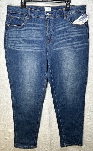 NWT Time and Tru Boyfriend Jeans Plus Size 18 Mid Rise Medium Wash Blue