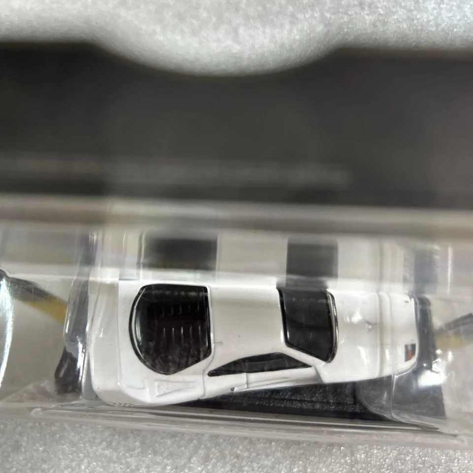 Ferrari F40 Muscle Machines auto pressofusa - Immagine 4 di 4