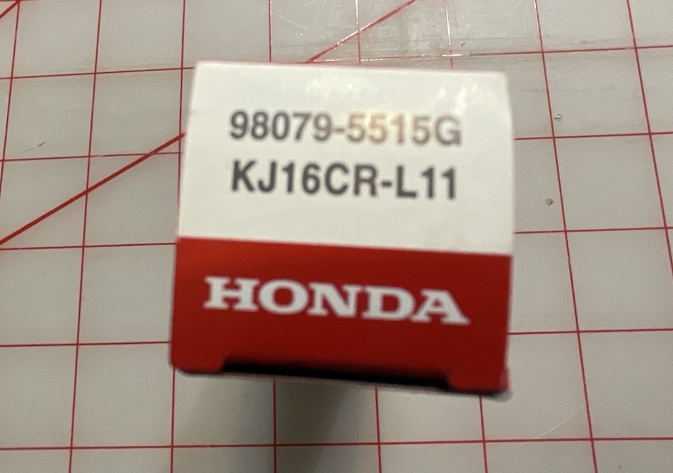 New Spark Plug 98079-5515G Honda CRV, Civic, Accord