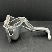 Aluminum Wear-Ever Juicer Fruit Juice Squeezer Hand Press Alcoa Vintage