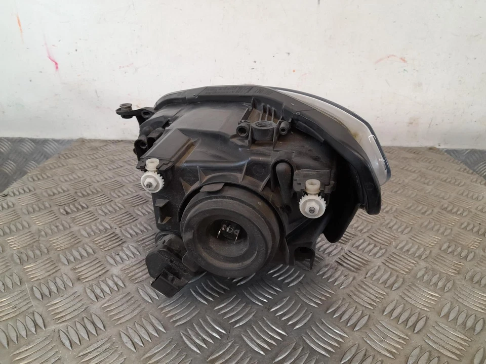 VOLKSWAGEN UP Mk1 2011-2017 Right Drivers O/S Headlamp Headlight 1S2941016M - Image 4 of 4