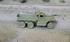 One HO 1/87 scale WW2 Diamond T 972 6x6 dump truck, hardtop