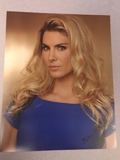 Kelly Greyson autograph signed 8x10 photo