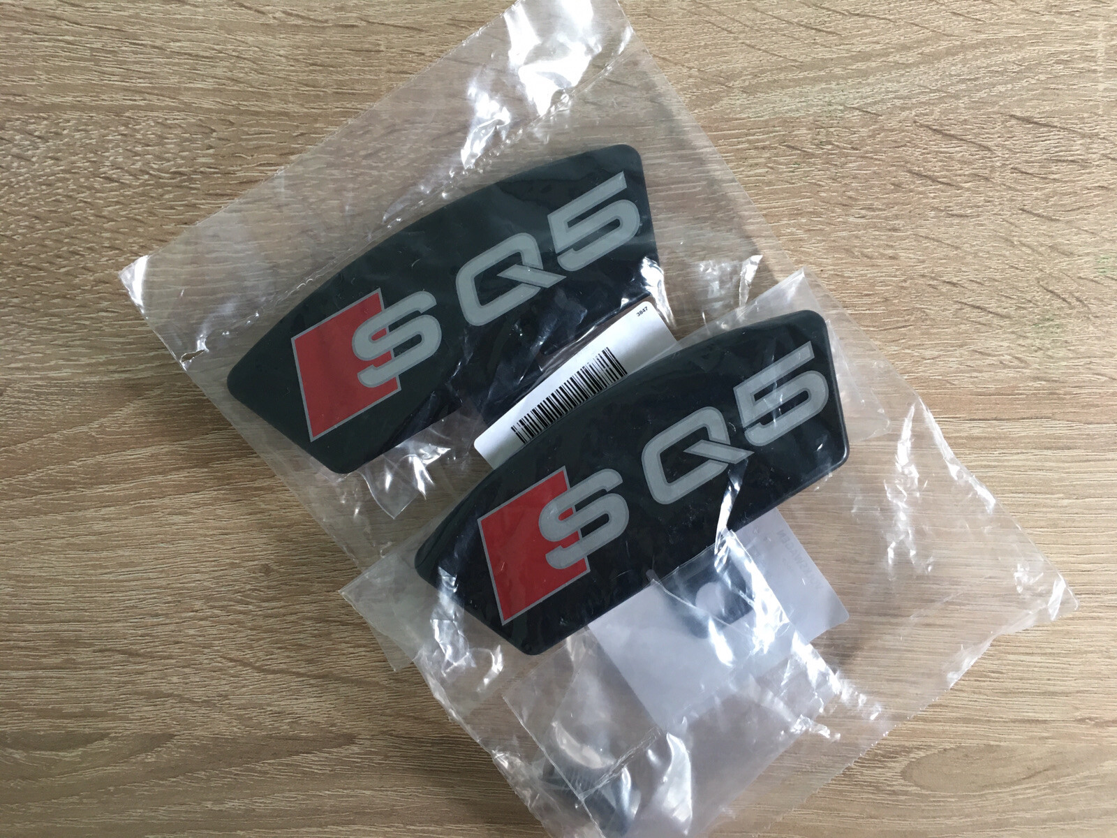 Audi SQ5 2 Pieces Cover Plate Front Brake Caliper 8R0698618  
