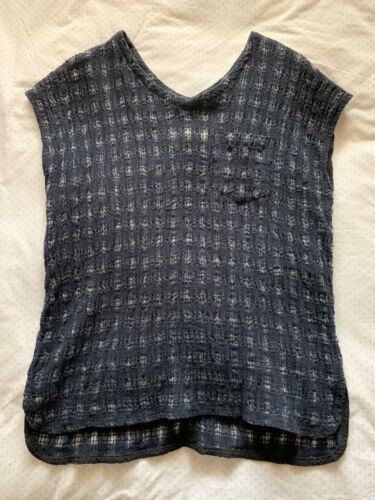 EDOA Dark Blue Gauzy Textured Woven Linen Cap Sleeve Top - V Neckline - Size M - Picture 12 of 18