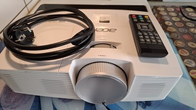 Acer H6520BD 3D Beamer, Projektor, Full HD, Neue Originale Lampe,3D Brille 