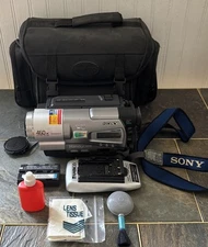 Sony CCD-TR818  Hi8 Analog Camcorder - Record Transfer Watch Video 8 Nightshot