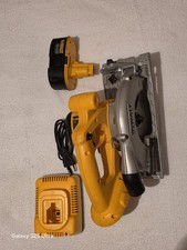 DeWalt Akku Handkreissäge 18V Ladegerät Terrasse Haus Garten Holz Hobby Arbeiten