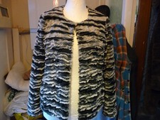 Cardigan M&S nero e panna zebrato pelliccia sintetica super morbido avvolgente taglia 16