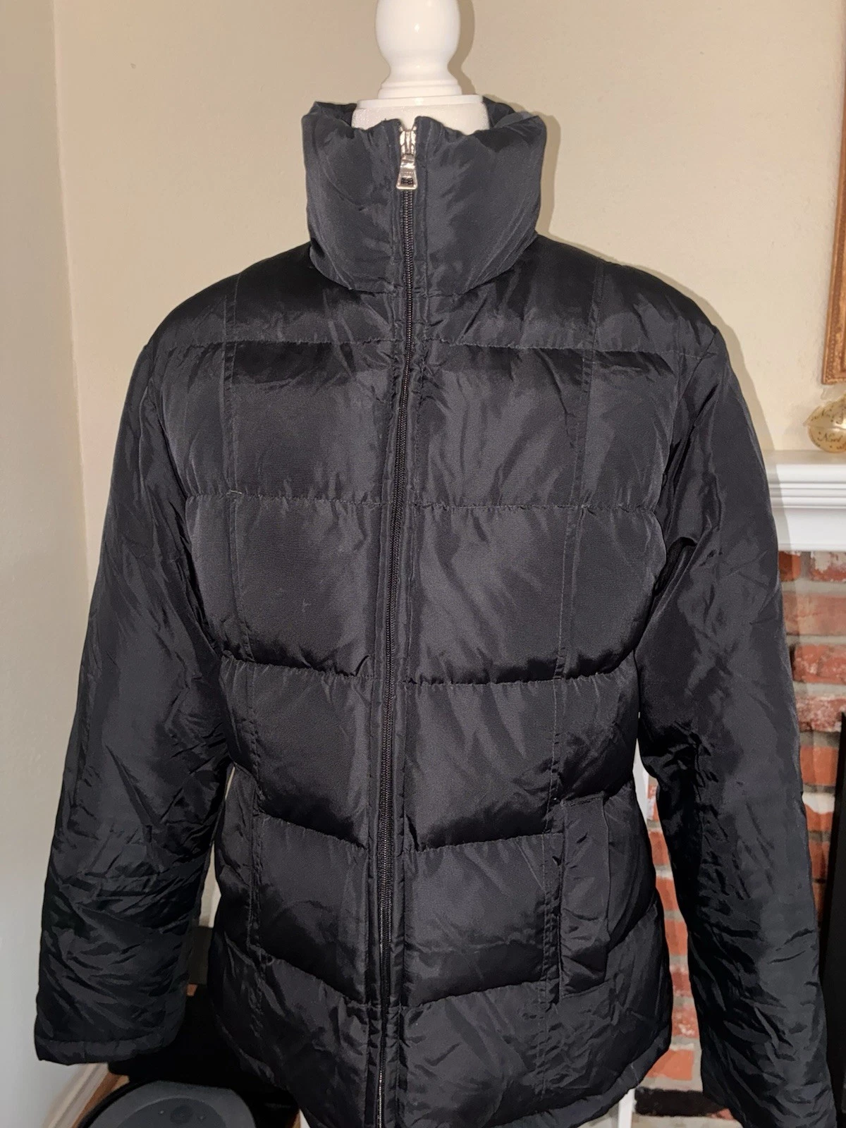 GUESS Puffer Jacket Small Black Snow Ski 80% Down 20% Waterfowl Feather