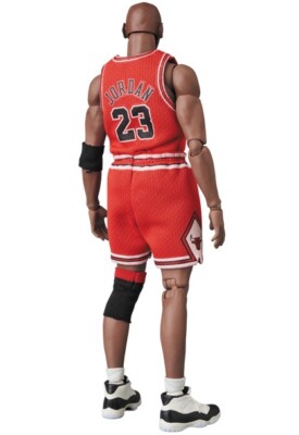 MEDICOM TOY MAFEX No.100 Michael Jordan Chicago Bulls Action