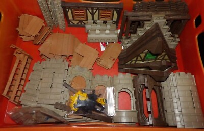 Pièces De Château Médiéval Playmobil - 2 Créneaux/remparts, Occasion En Bon état, Ref 3666 3667 3888