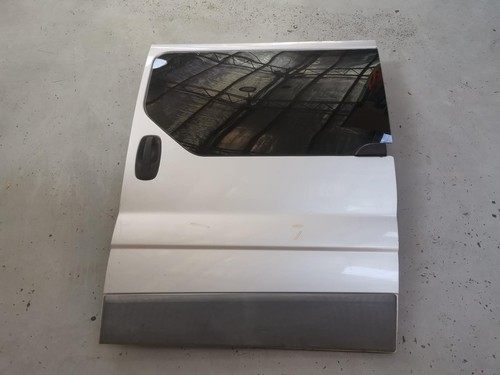 RENAULT TRAFIC LEFT REAR DOOR X83, SLIDING DOOR, W/ WINDOW GLASS TYPE, 04/04-12/