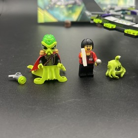 Lego 7065, Alien Conquest Mothership, 100% Complete w/ Figures and Manual