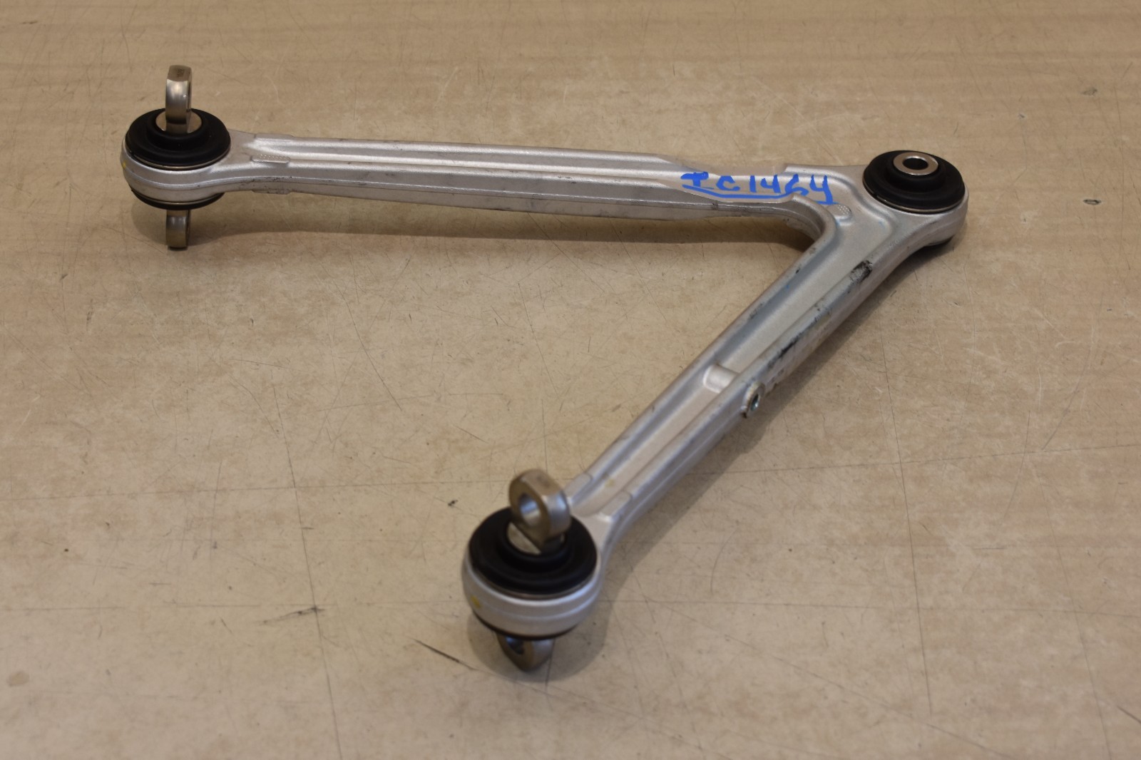 2015 PORSCHE 918 SPYDER FRONT SUSPENSION UPPER CONTROL ARM GENUINE  91834115100