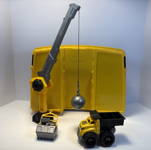 Kinetic Sand Construction Playset Construction Site Kit in Carry Case (No Sand)