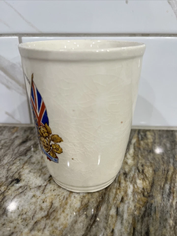 Antigua porcelana inglesa Tams coronación 2 de junio 1953 S.M. Reina Isabel II Foto 4 de 4