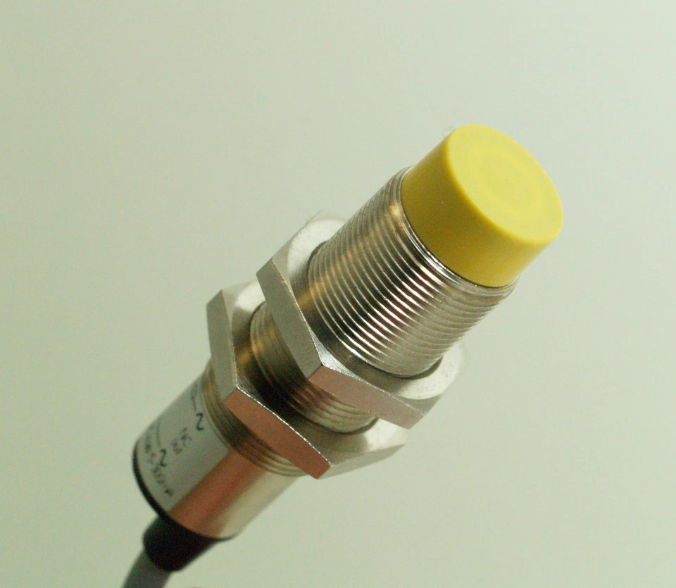 DIELL Inductive Proximity SW. AC 2-wire 20-240V 18mm VK1CO2A4Q unshielded - Image 4 of 4