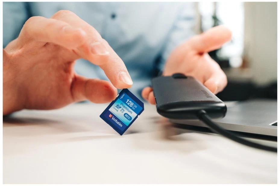 VERBATIM - Premium U1 SDXC Memory Card, 128GB up to 90MB/s - Image 2 of 3