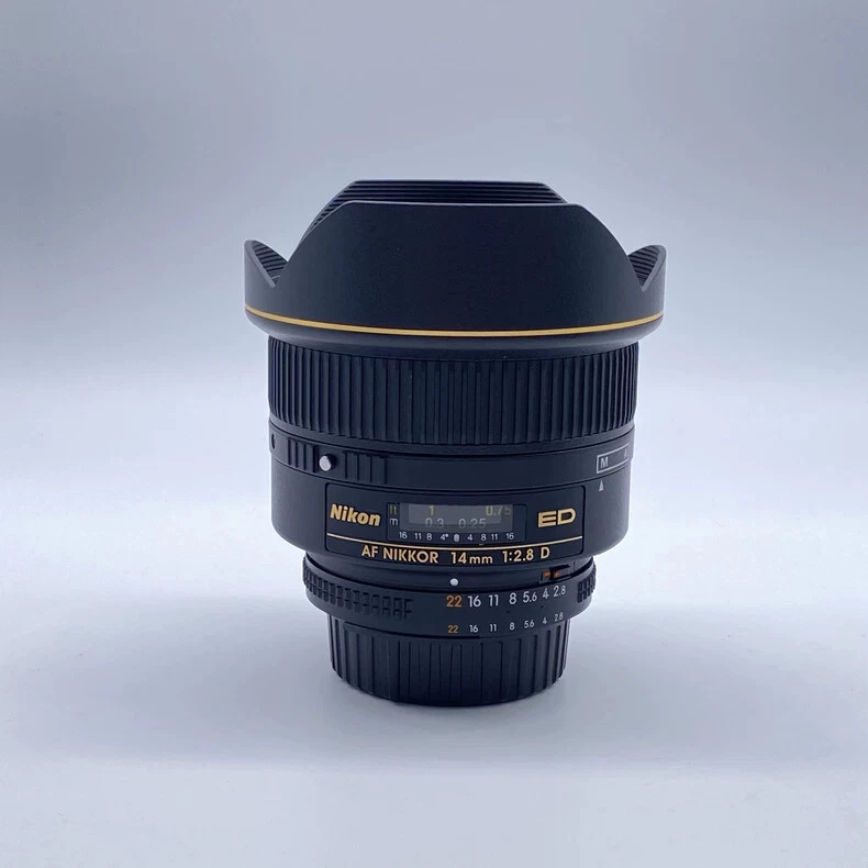 Lente ultra gran angular Nikon AF Nikkor 14 mm f/2,8D ED para Nikon F Nikon FX Foto 3 de 4