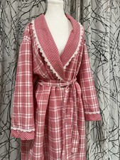 VTG 70  s Red White Plaid Crochet Trim Cotton Robe XL