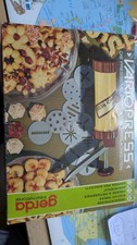 Gerda Gebäckpresse mit Zubehör: Garnierspritze, Aufsätze Kekspresse Sammlerstück