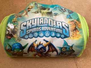 skylanders bundle includes bag and 28 assorted figures