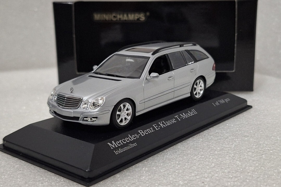 Mercedes-Benz E-Class T-Model 2006 (S211) Silver 1:43 Mercedes-Benz E-Class T-Model 2006 (S211) Silver 1:43