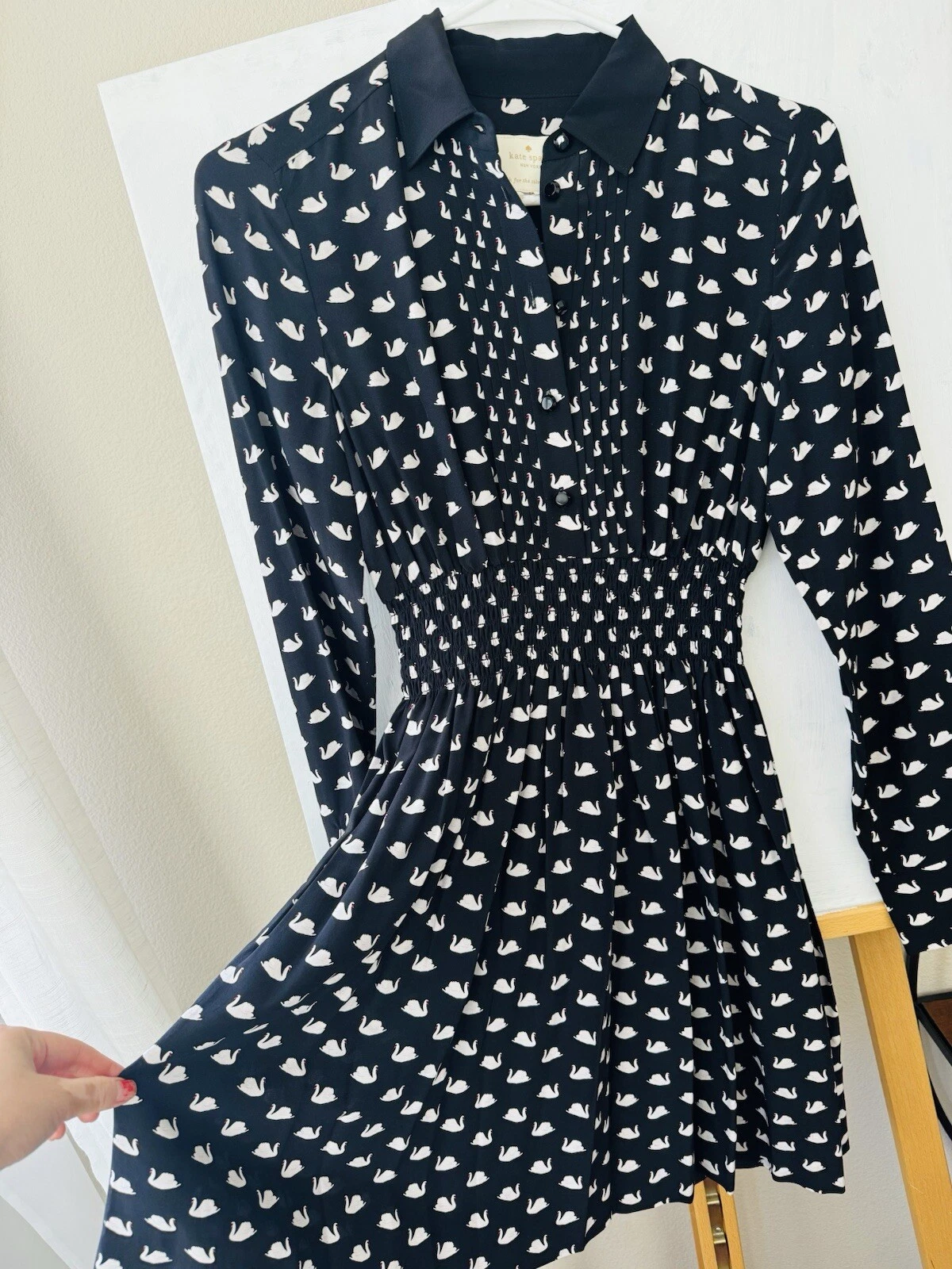 Camicia KATE SPADE stampa cigno misto seta nera $398 taglia XS