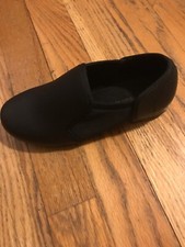 Theatricals Girls Black Tap Shoes sz 13.0 with stretch sides for comfort Exclnt