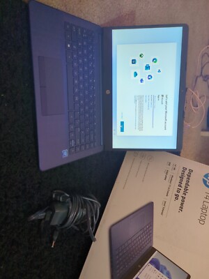 HP Stream 14-cb116ds 14 inch (64GB, Intel Celeron N, 1.10GHz, 4GB)...
