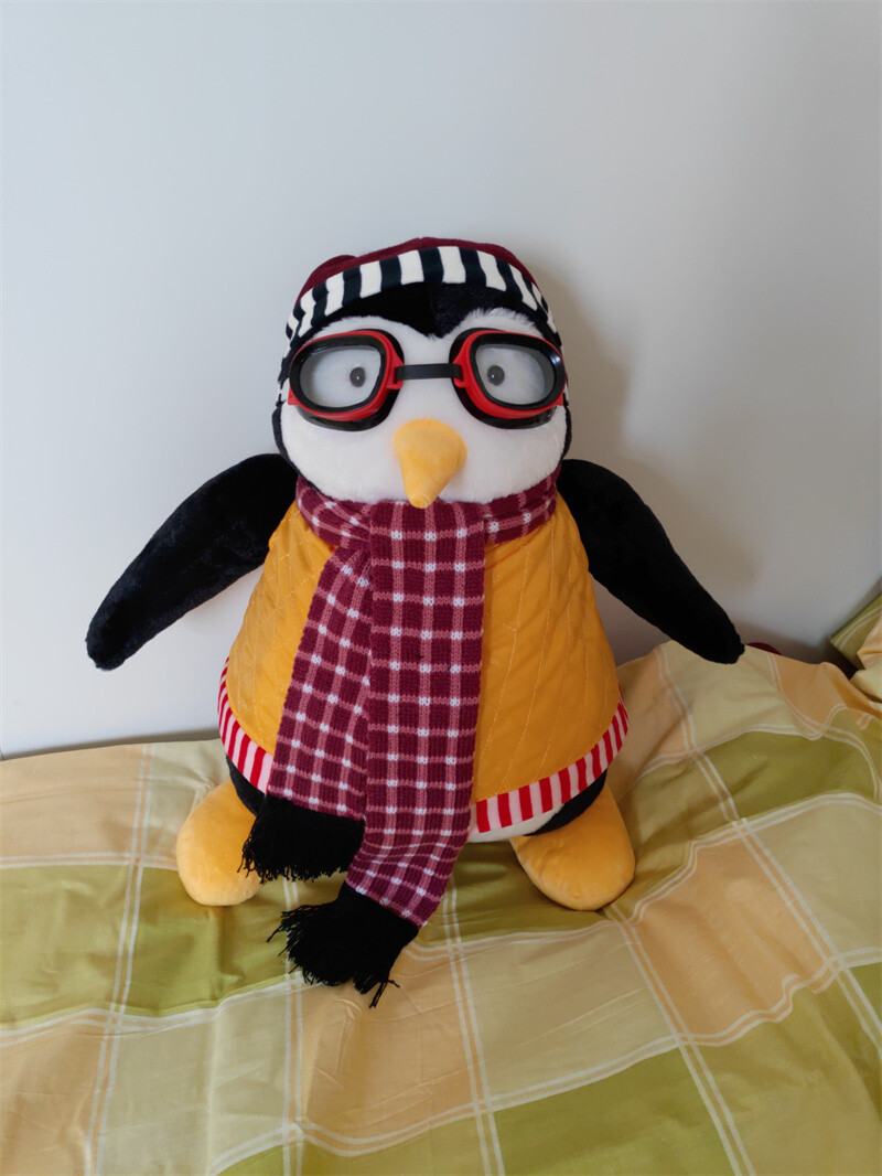 hugsy penguin toy