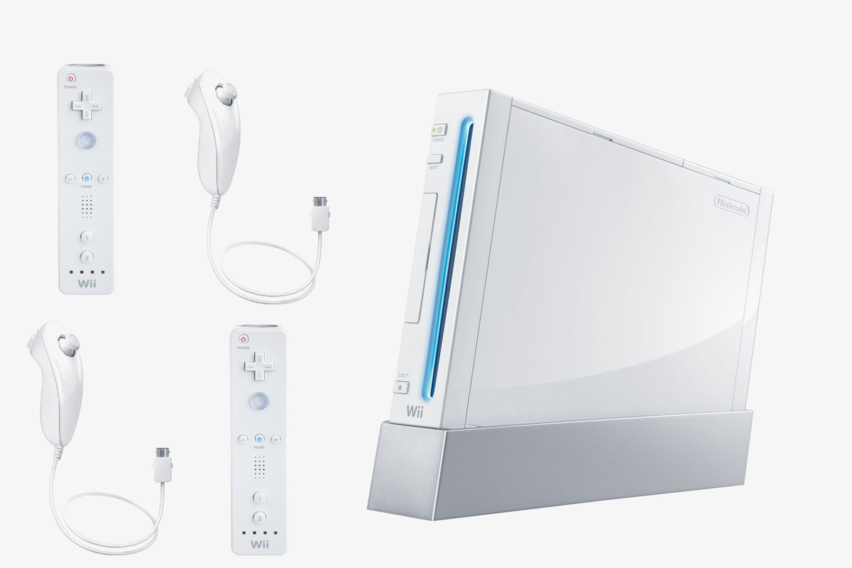 GUARANTEED - Nintendo Wii White Console - 2 Sets AUTHENTIC controllers-  Gamecube