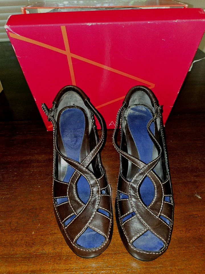 Zapatos de mujer Aerosoles Flow Away de cuero marrón talla 8 1/2 usados una vez Foto 3 de 4