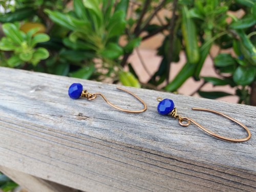Orecchini etnici rame bronzo cristalli blu bigiotteria artigianale - Foto 4 di 4