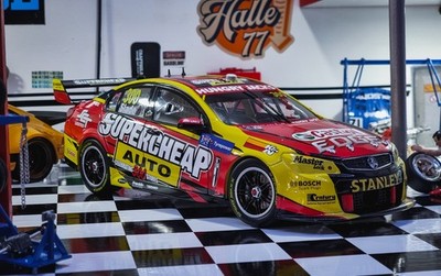 Biante/AutoArt 1:18 Holden VF Commodore 2015 Supercheap Auto Bathhurst