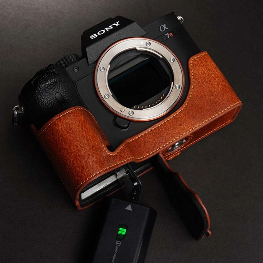Medio estuche de cuero genuino hecho a mano para cámara para Sony A7R4 A7IV Foto 2 de 4