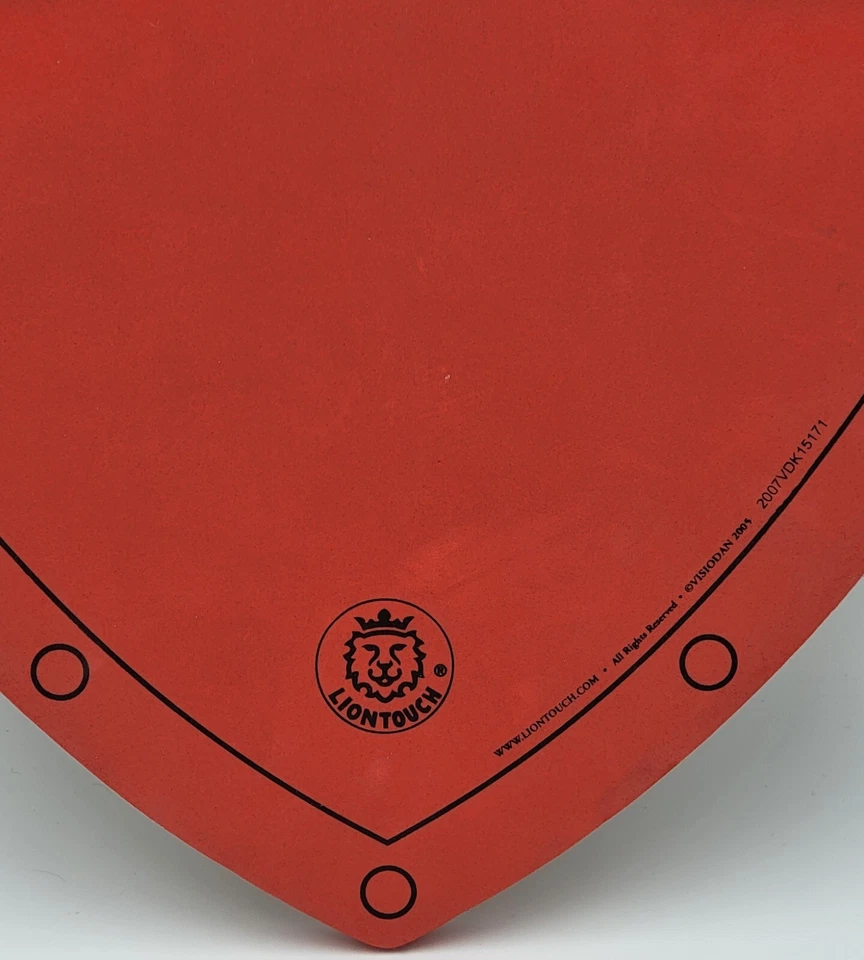 Escudo de juguete de espuma medieval LIONTOUCH 17,5" X 13,5" con asas de correa rojo y dorado Foto 4 de 4