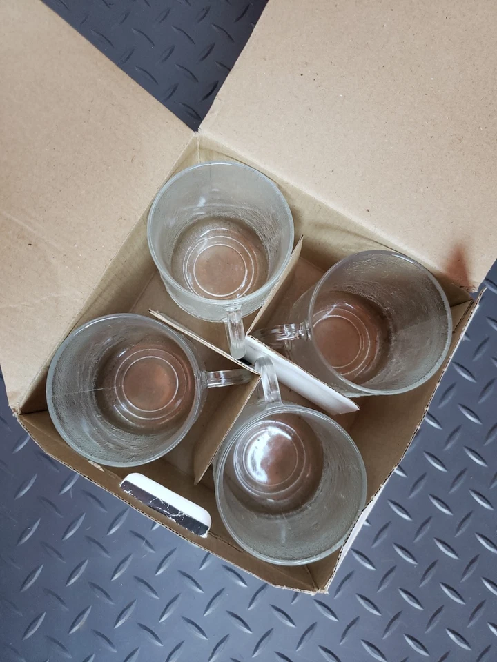 Juego de 4 tazas de Navidad Duralex vintage #3510 hechas en Francia caja original usada Foto 3 de 4