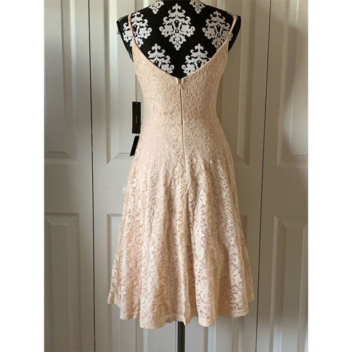 Vestido midi patinador de encaje rosa rubor Lulus XS para mujer fiesta cóctel - Imagen 4 de 15